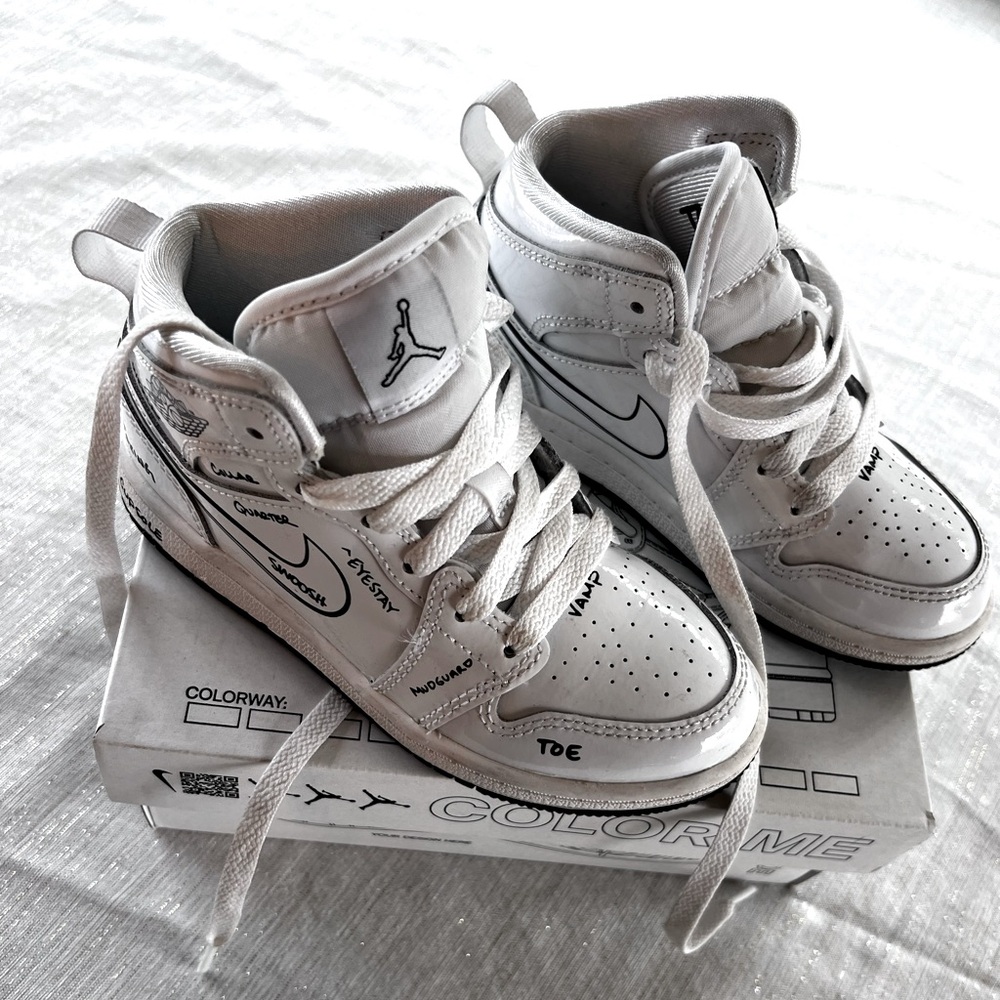 Nike Air Jordan White Schematics 1 Mid SS PS size 11 children’s